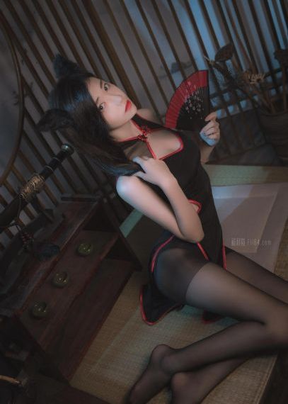 可疑的美容院在线
